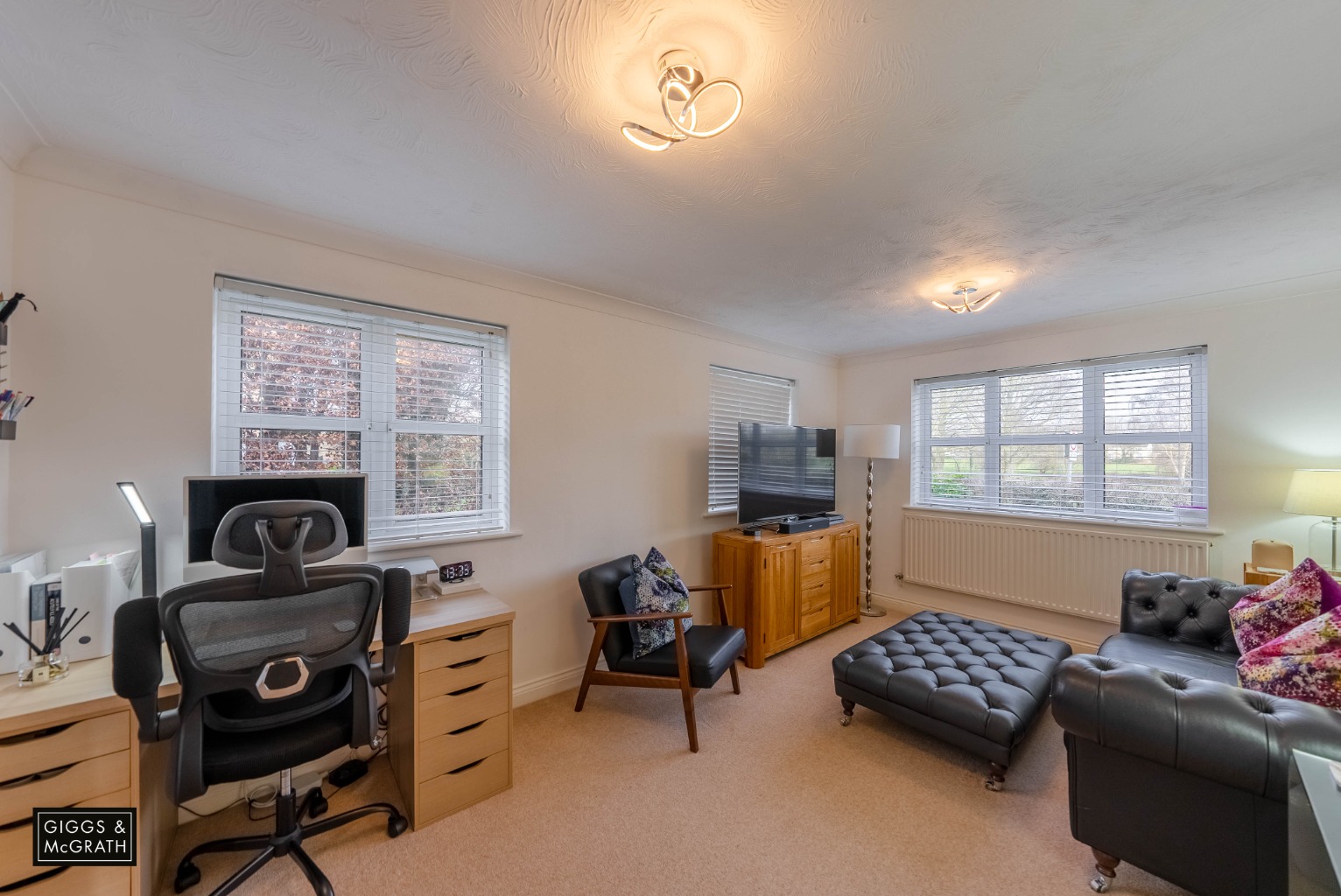 2 bed ground floor flat for sale in Varrier Jones Drive, Cambridge  - Property Image 3