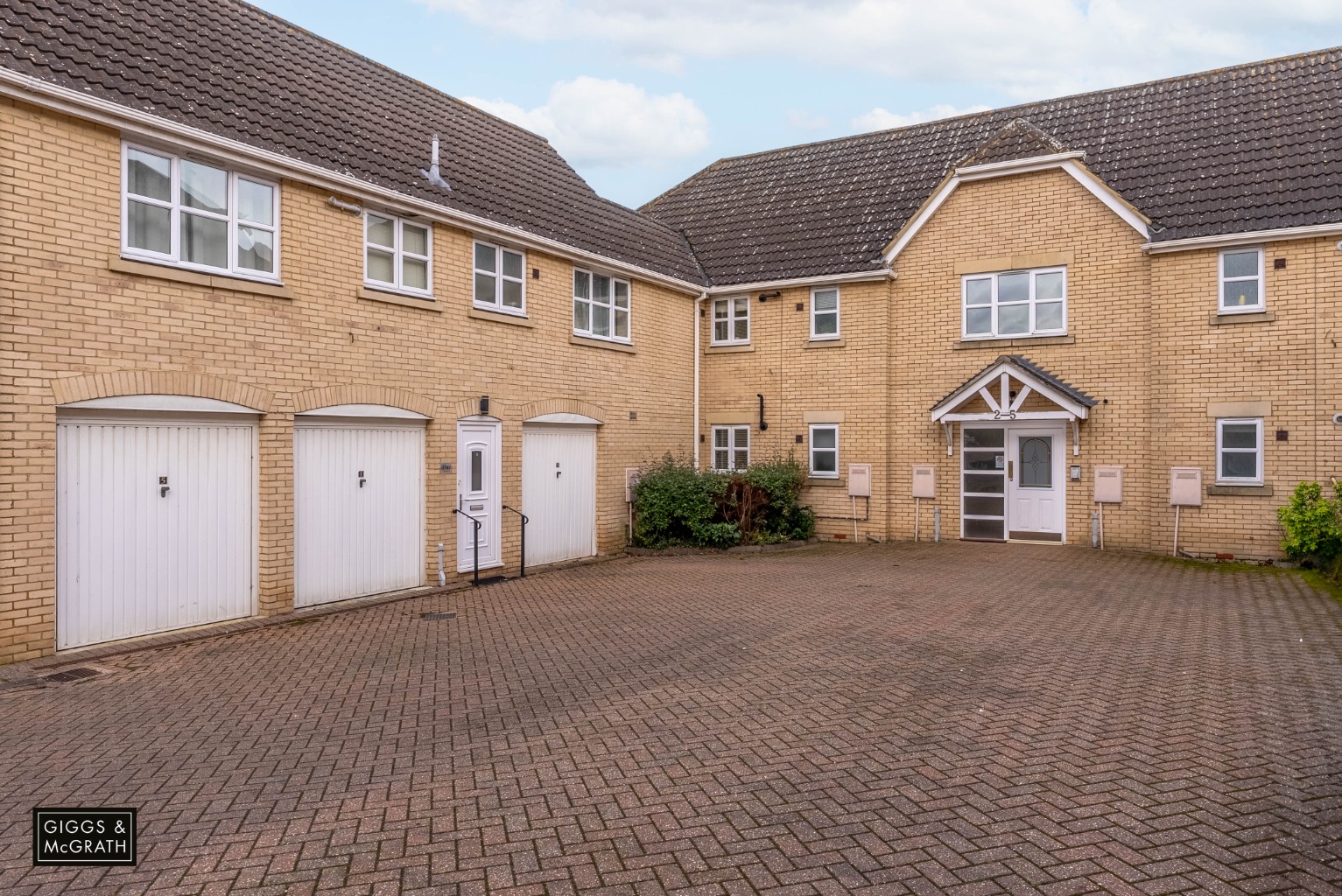 2 bed ground floor flat for sale in Varrier Jones Drive, Cambridge  - Property Image 1