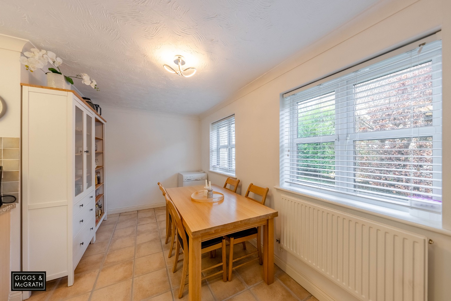 2 bed ground floor flat for sale in Varrier Jones Drive, Cambridge 5