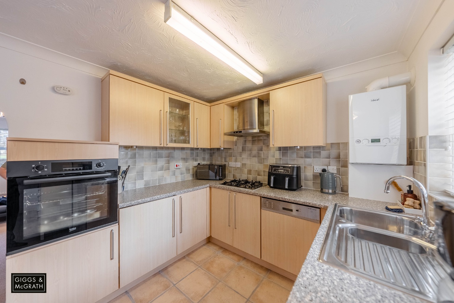 2 bed ground floor flat for sale in Varrier Jones Drive, Cambridge  - Property Image 5