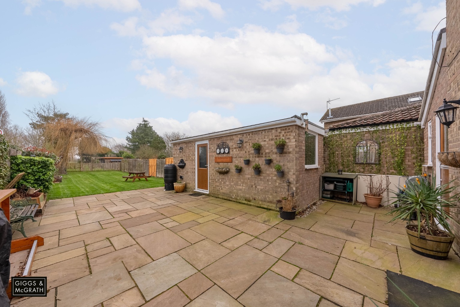 4 bed detached house for sale in The Trundle, Huntingdon 17