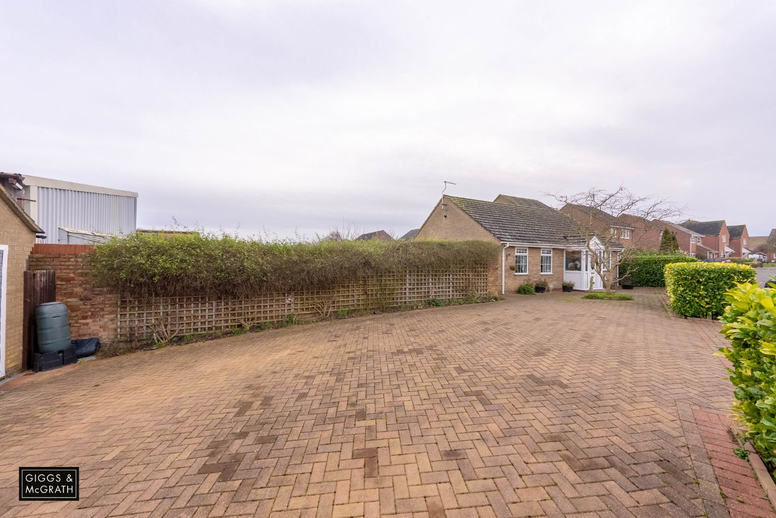 2 bed detached bungalow for sale in Orchard Close, Huntingdon  - Property Image 4