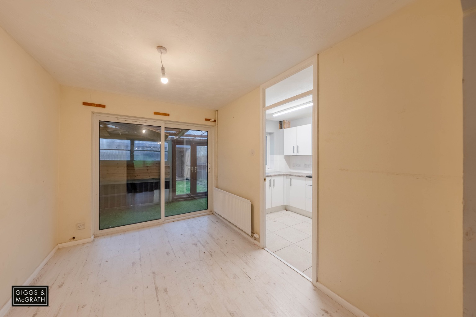 3 bed terraced house for sale in Windsor Close, St. Ives 5