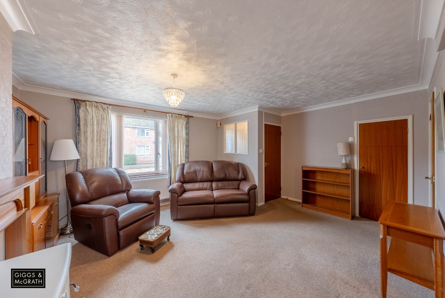 3 bed semi-detached house for sale in Stuart Close, Huntingdon  - Property Image 3