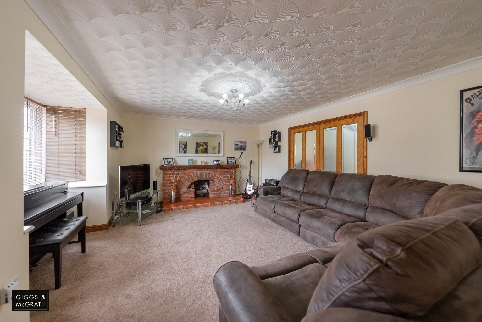 4 bed detached house for sale in Crane Close, Huntingdon  - Property Image 3