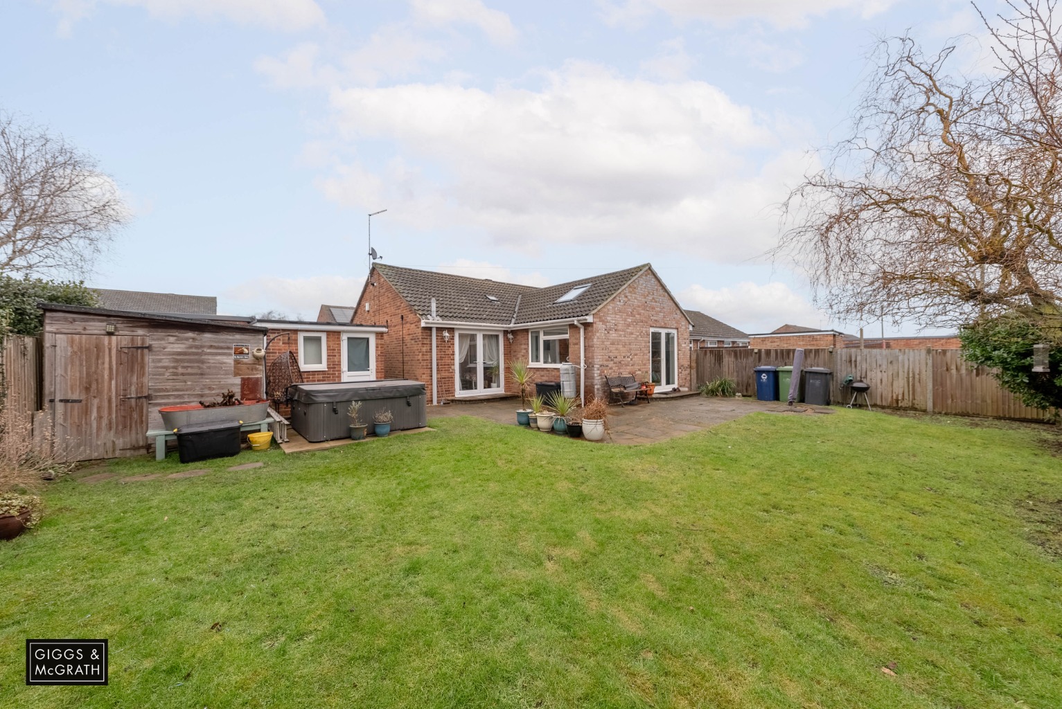 2 bed bungalow for sale in Miller Way, Huntingdon  - Property Image 1