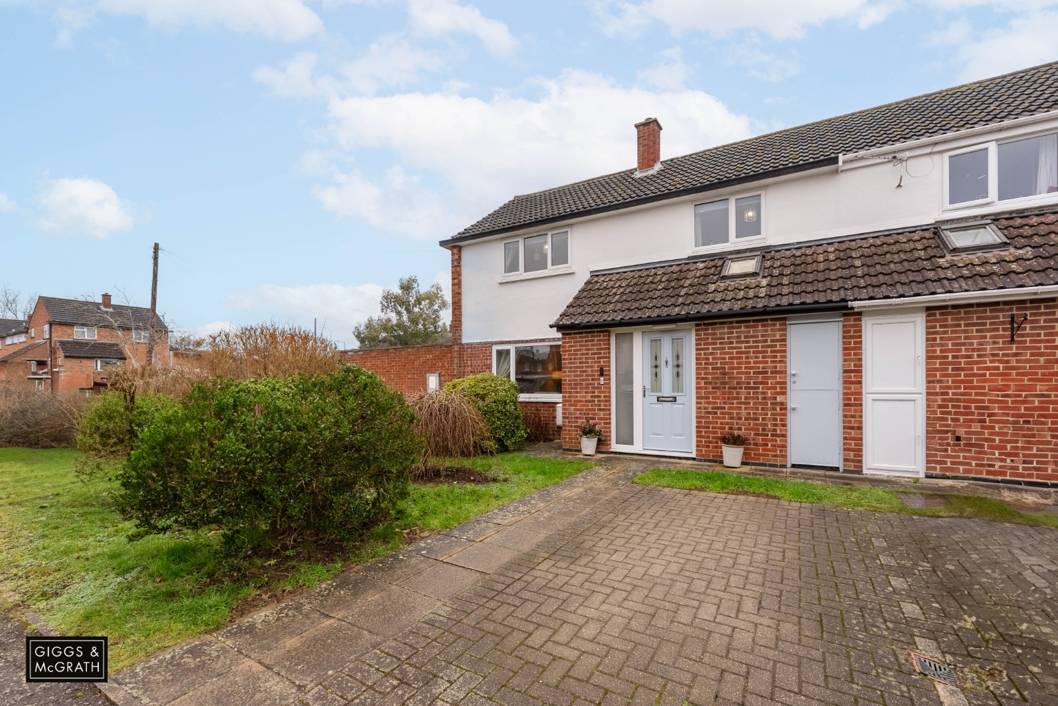 3 bed end of terrace house for sale in Bedford Close, Huntingdon  - Property Image 1