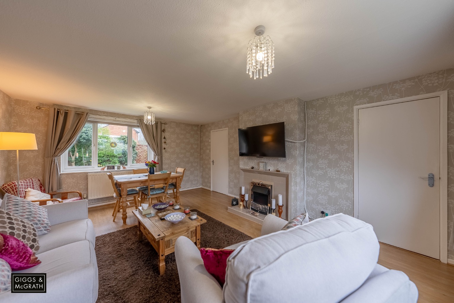 3 bed end of terrace house for sale in Bedford Close, Huntingdon 5