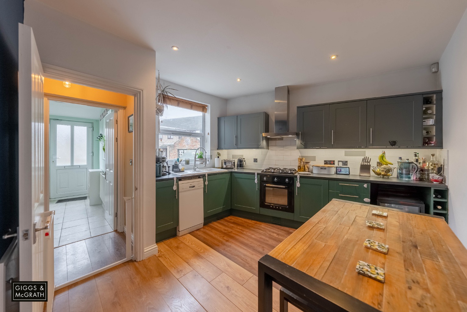 3 bed end of terrace house for sale in Ermine Street, Huntingdon 2