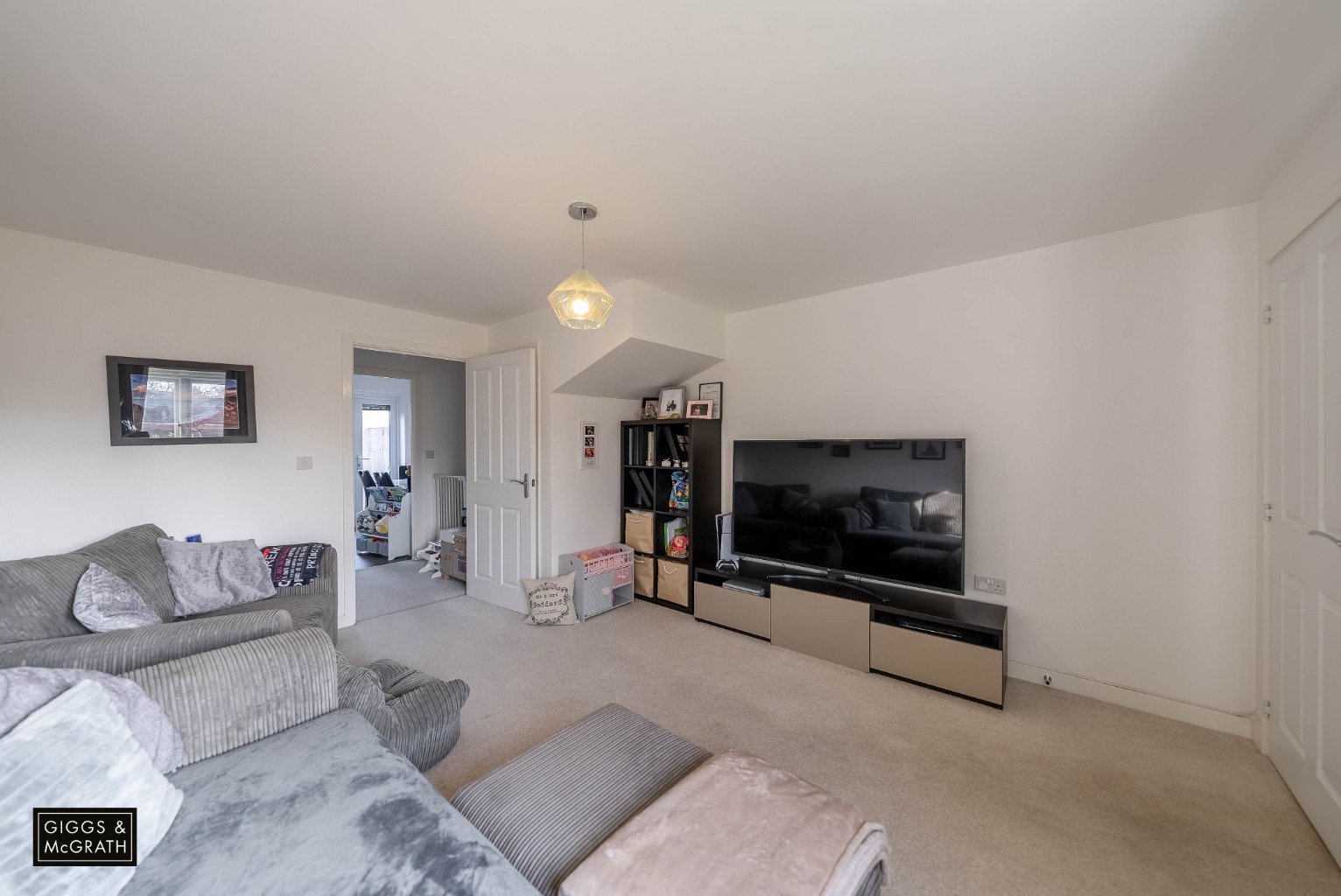 3 bed terraced house for sale in Huntingdon  - Property Image 5