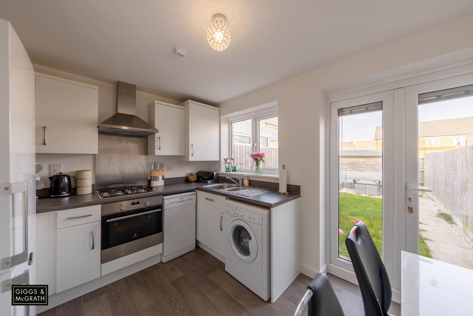 3 bed terraced house for sale in Bloomfield Drive, Huntingdon 2