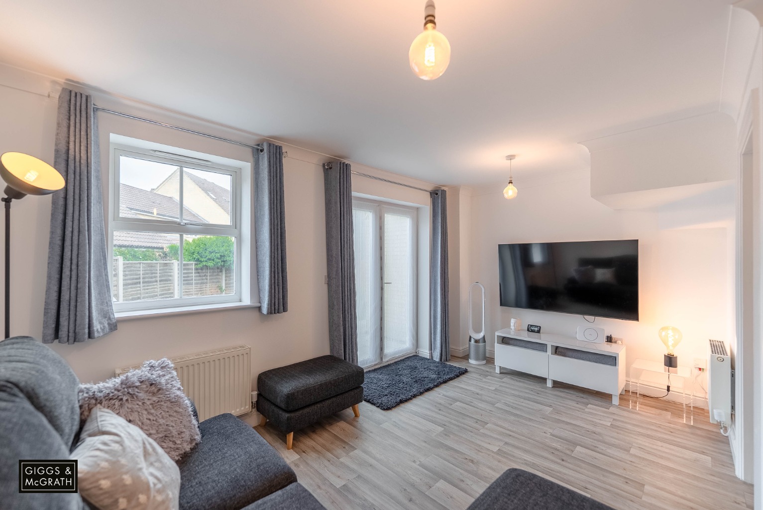 2 bed semi-detached house for sale in Headlands, Huntingdon  - Property Image 2