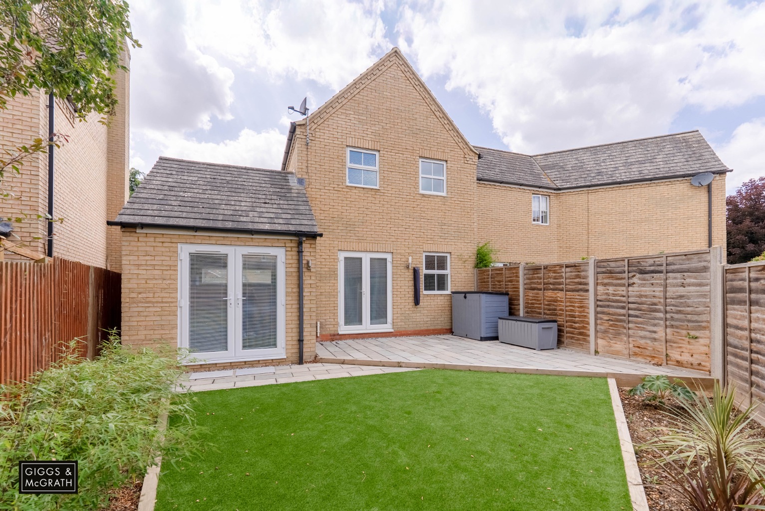 2 bed semi-detached house for sale in Headlands, Huntingdon 3