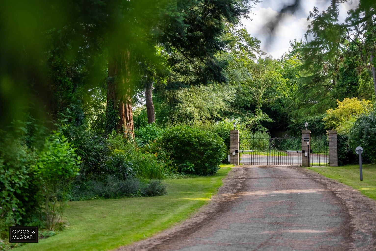 2 bed flat for sale in Thicket Road, Huntingdon 7