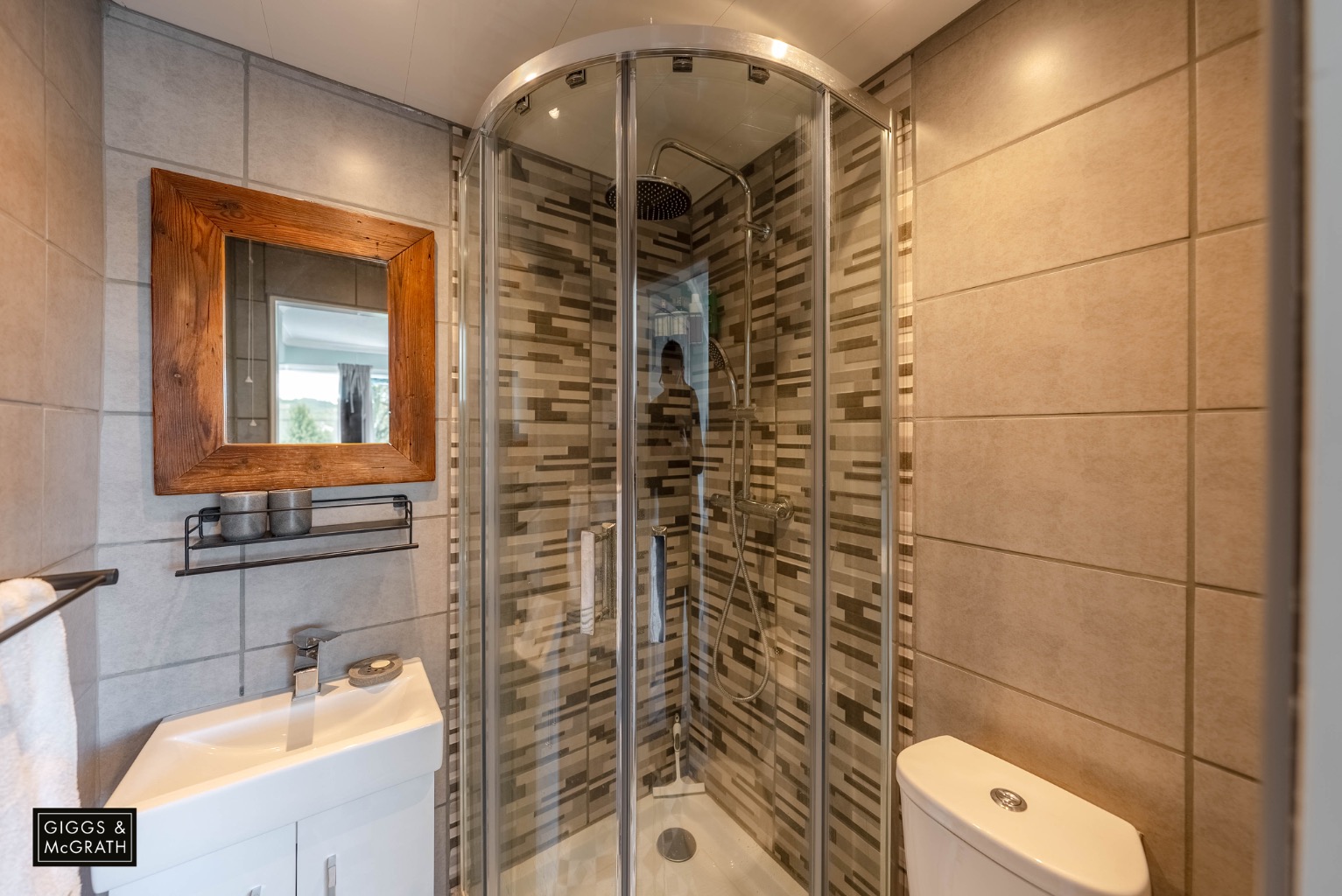 4 bed detached house for sale in Layton Crescent, Huntingdon 9