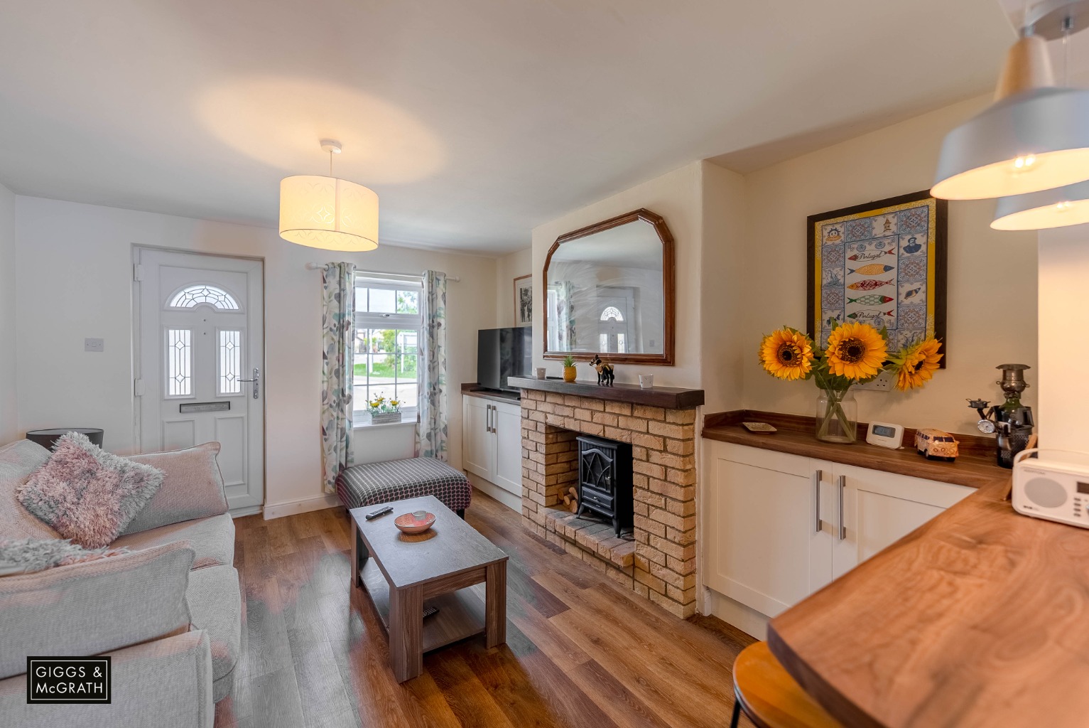 2 bed terraced house for sale in Mill Green, Huntingdon  - Property Image 2