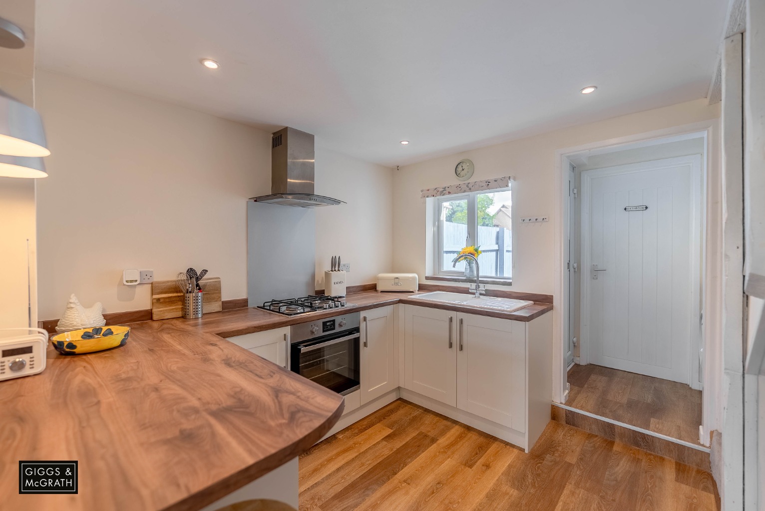2 bed terraced house for sale in Mill Green, Huntingdon  - Property Image 6