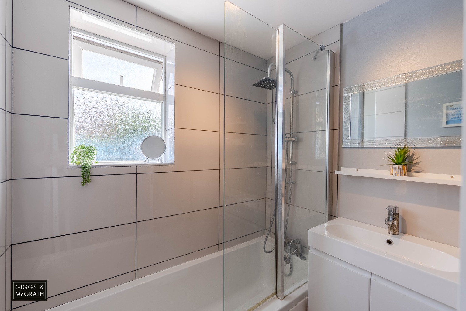 2 bed terraced house for sale in Mill Green, Huntingdon 3