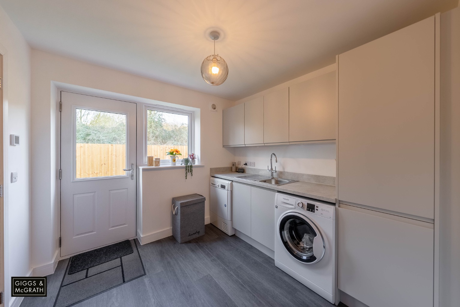 4 bed detached house for sale in High Street, Huntingdon 9