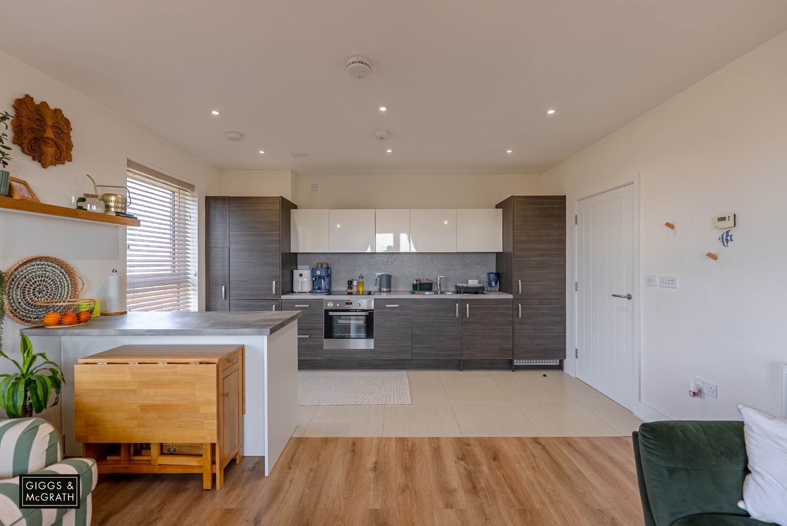 2 bed penthouse for sale in Rawlyns Way, Huntingdon 4