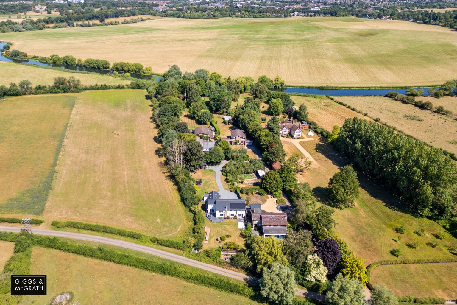 5 bed detached house for sale in Godmanchester, Cambridgeshire  - Property Image 21