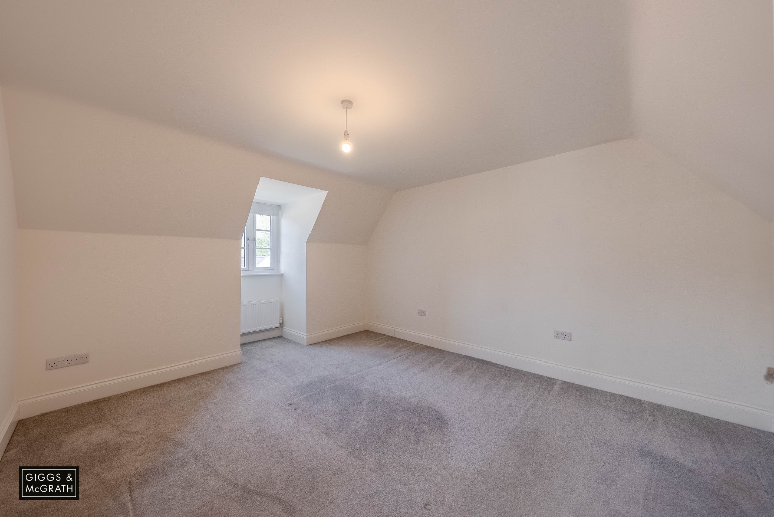 3 bed terraced house for sale in The Green, Huntingdon 10