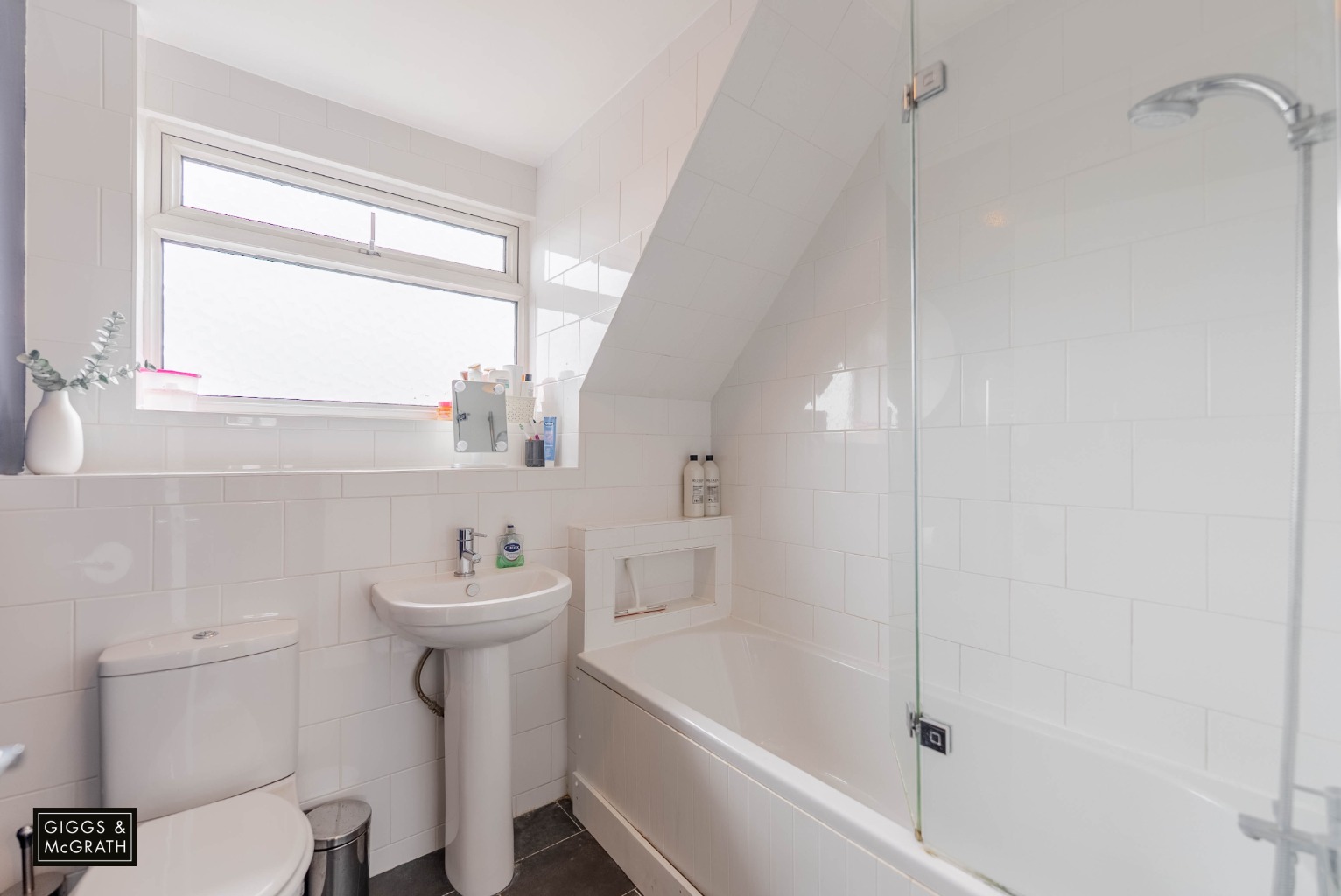 4 bed town house for sale in Homestead, Huntingdon 13