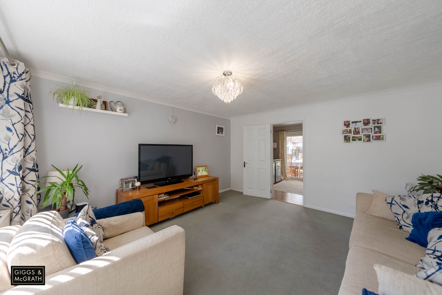 3 bed detached house for sale in The Trundle, Cambridgeshire 5