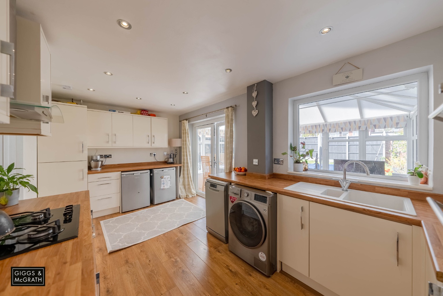 3 bed detached house for sale in The Trundle, Cambridgeshire 4