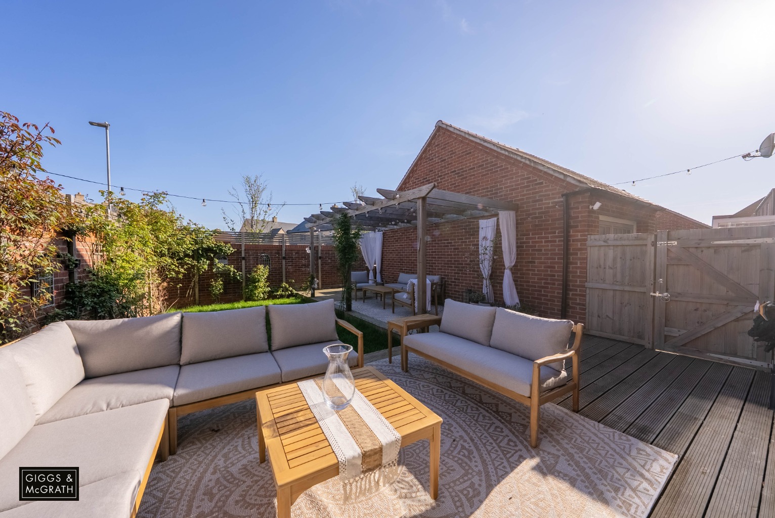 3 bed detached house for sale in Tiptoff Close, Huntingdon 5