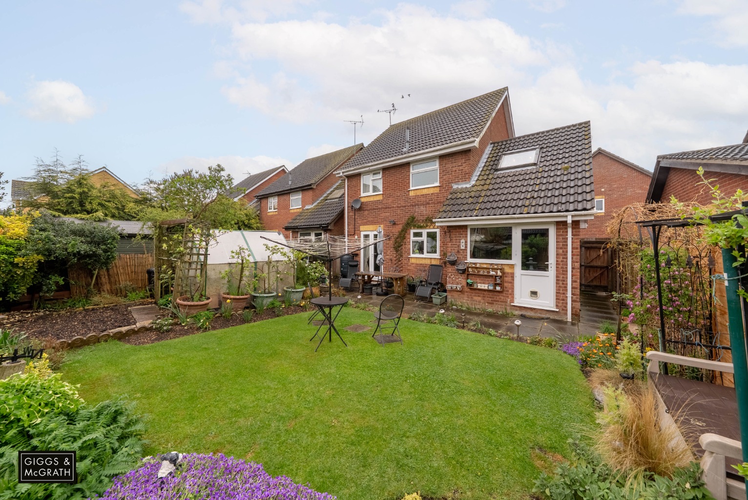4 bed detached house for sale in Chandlers Way, Huntingdon 3