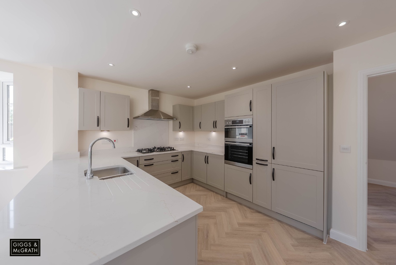 5 bed detached house for sale in Stoneman Way, Huntingdon 1