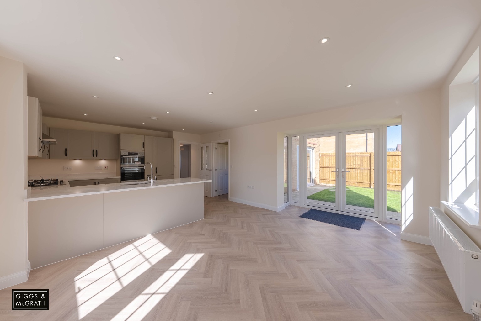 5 bed detached house for sale in Stoneman Way, Huntingdon 2