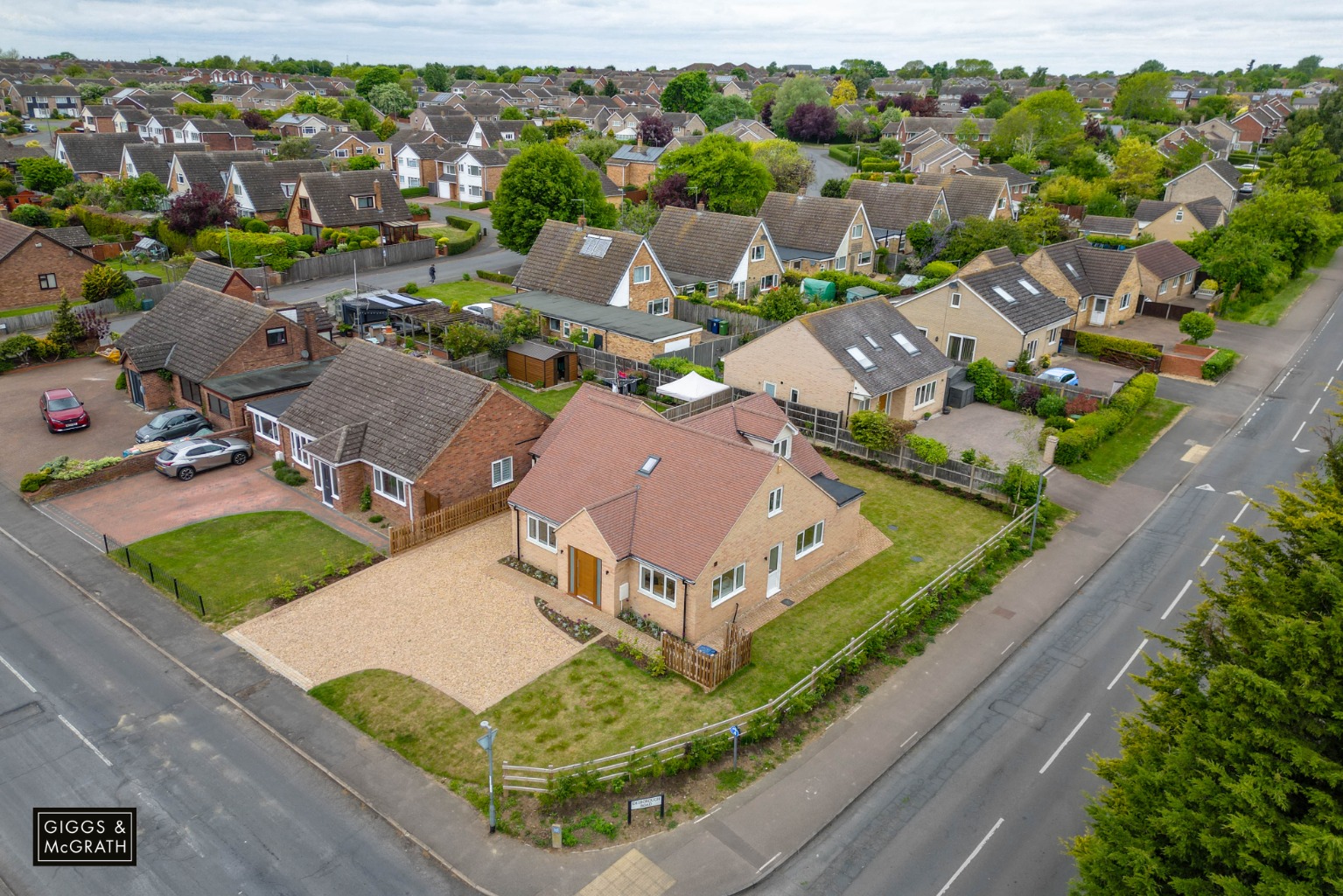 4 bed detached house for sale in Desborough Road, Cambridgeshire 9