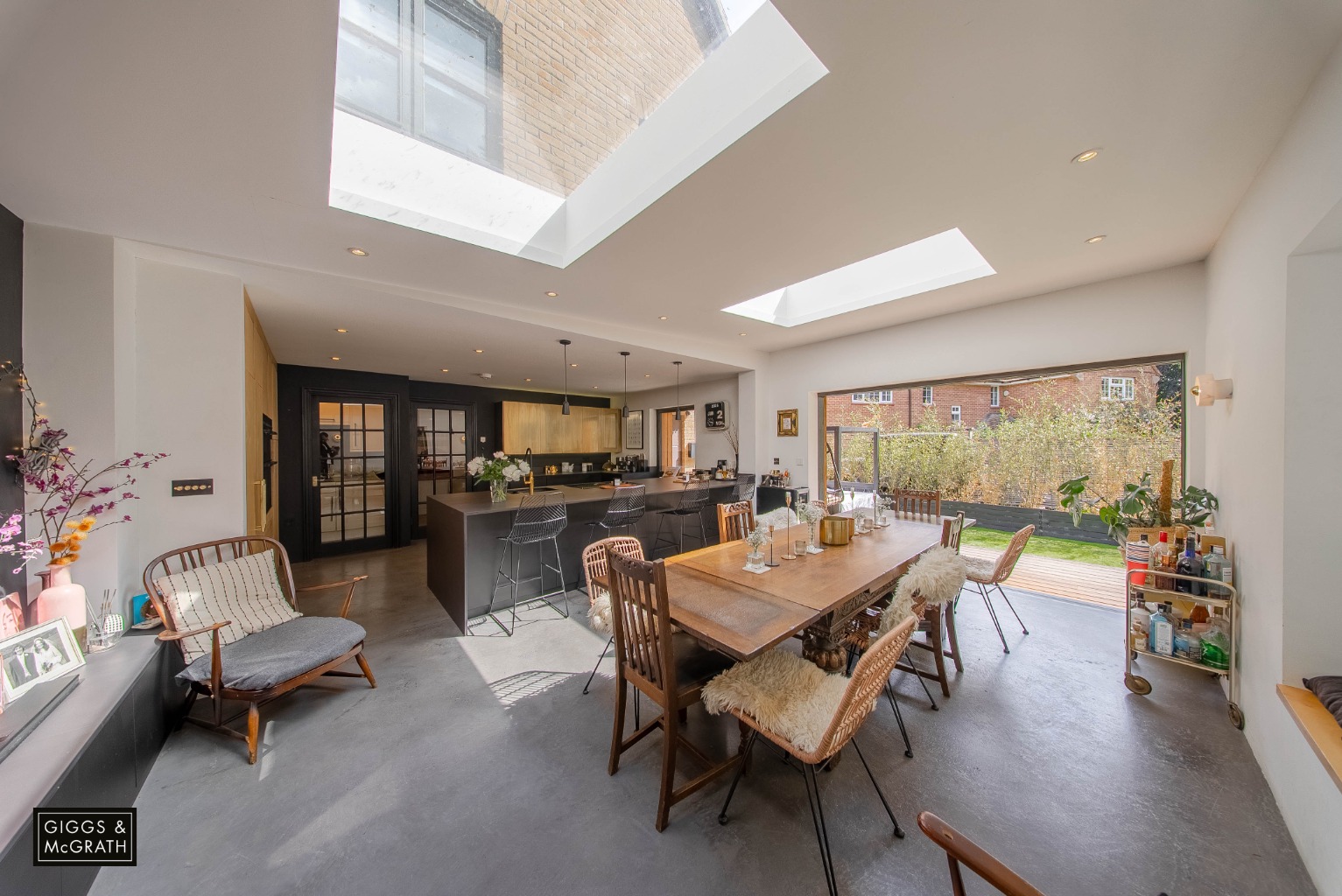 4 bed detached house for sale in Meadow Lane, Huntingdon  - Property Image 11