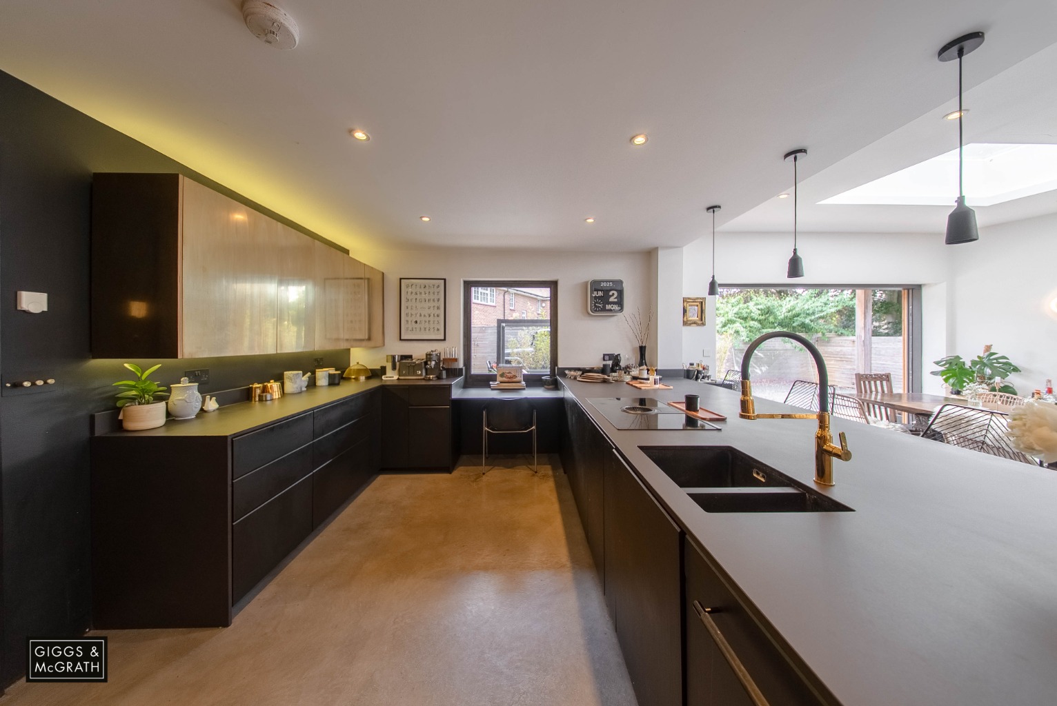 4 bed detached house for sale in Meadow Lane, Huntingdon  - Property Image 3