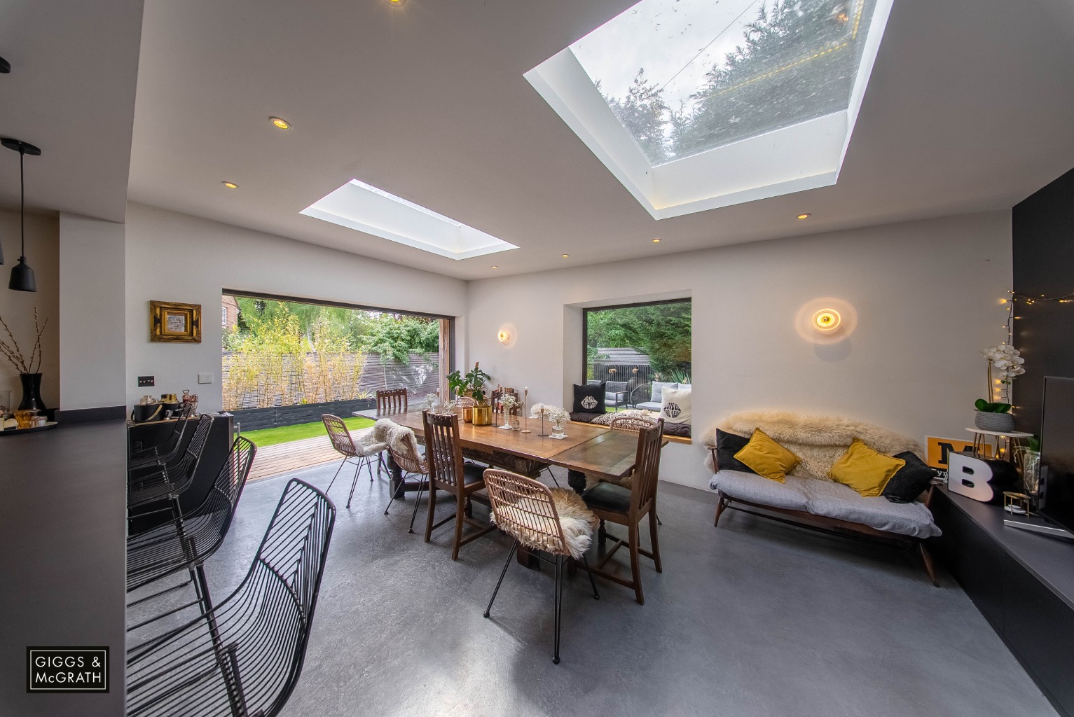 4 bed detached house for sale in Meadow Lane, Huntingdon  - Property Image 6