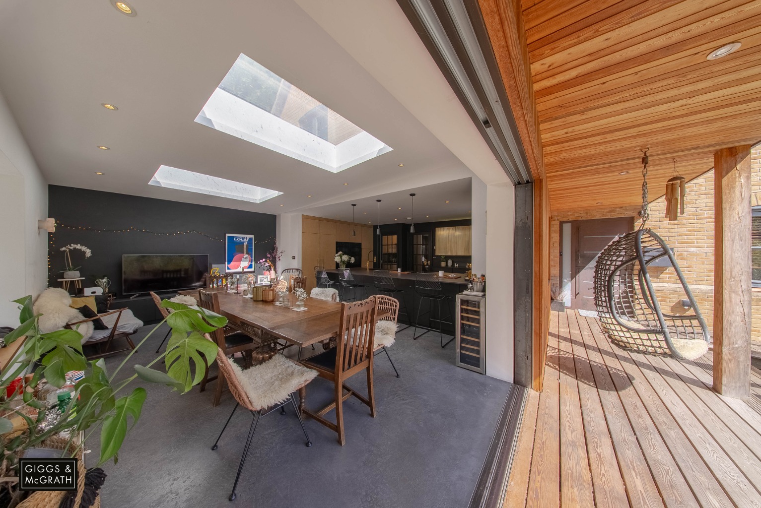 4 bed detached house for sale in Meadow Lane, Huntingdon  - Property Image 2