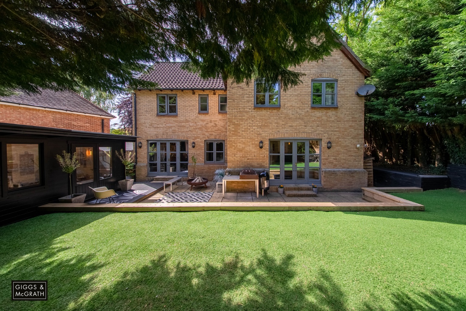 4 bed detached house for sale in Meadow Lane, Huntingdon  - Property Image 4