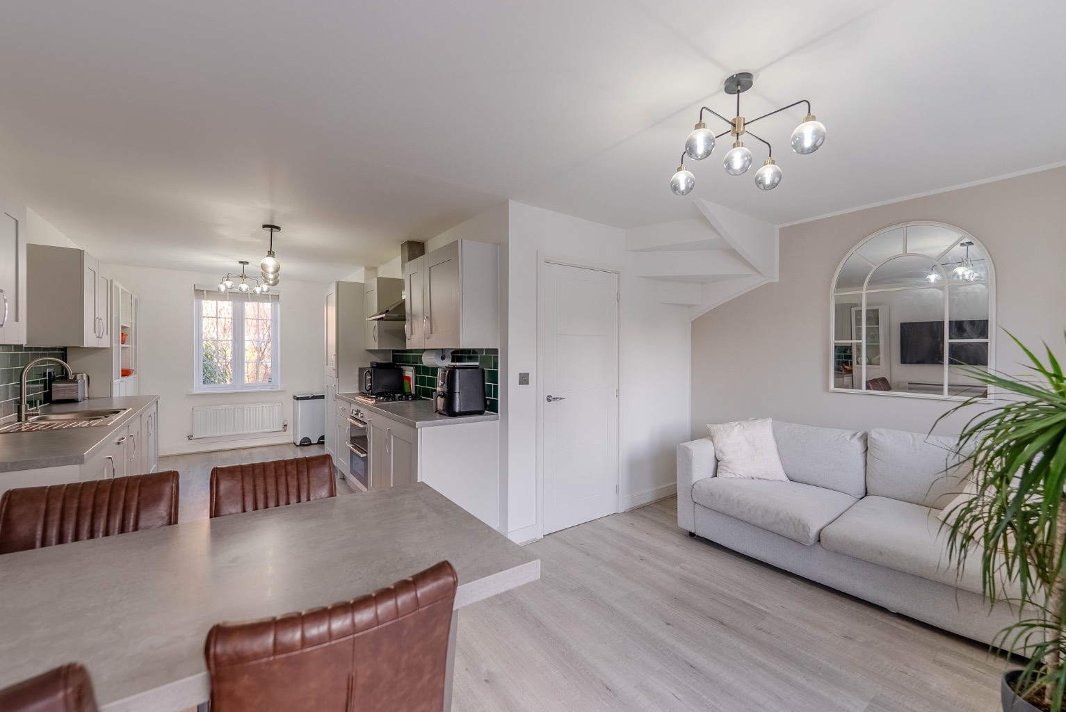 4 bed semi-detached house for sale in Lancaster Road, Huntingdon  - Property Image 2