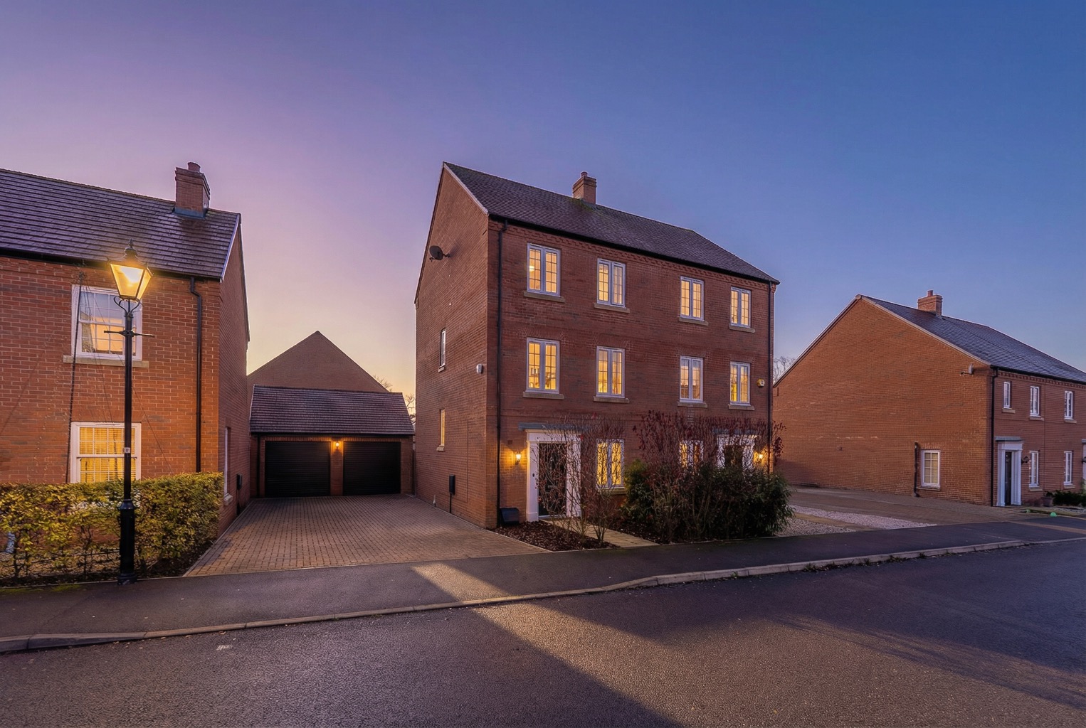 4 bed semi-detached house for sale in Lancaster Road, Huntingdon  - Property Image 1