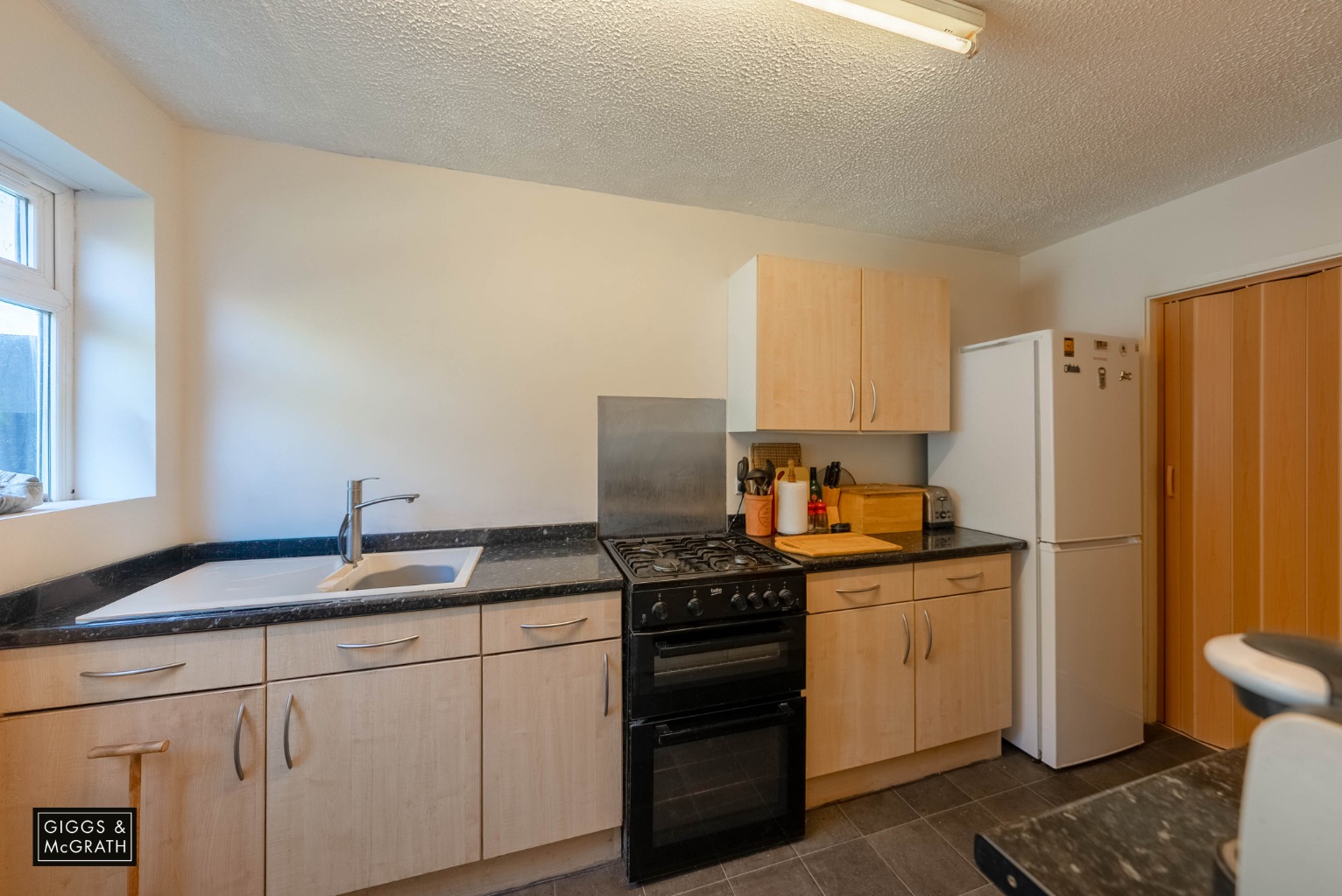 2 bed terraced house for sale in Durham Way, Huntingdon 1