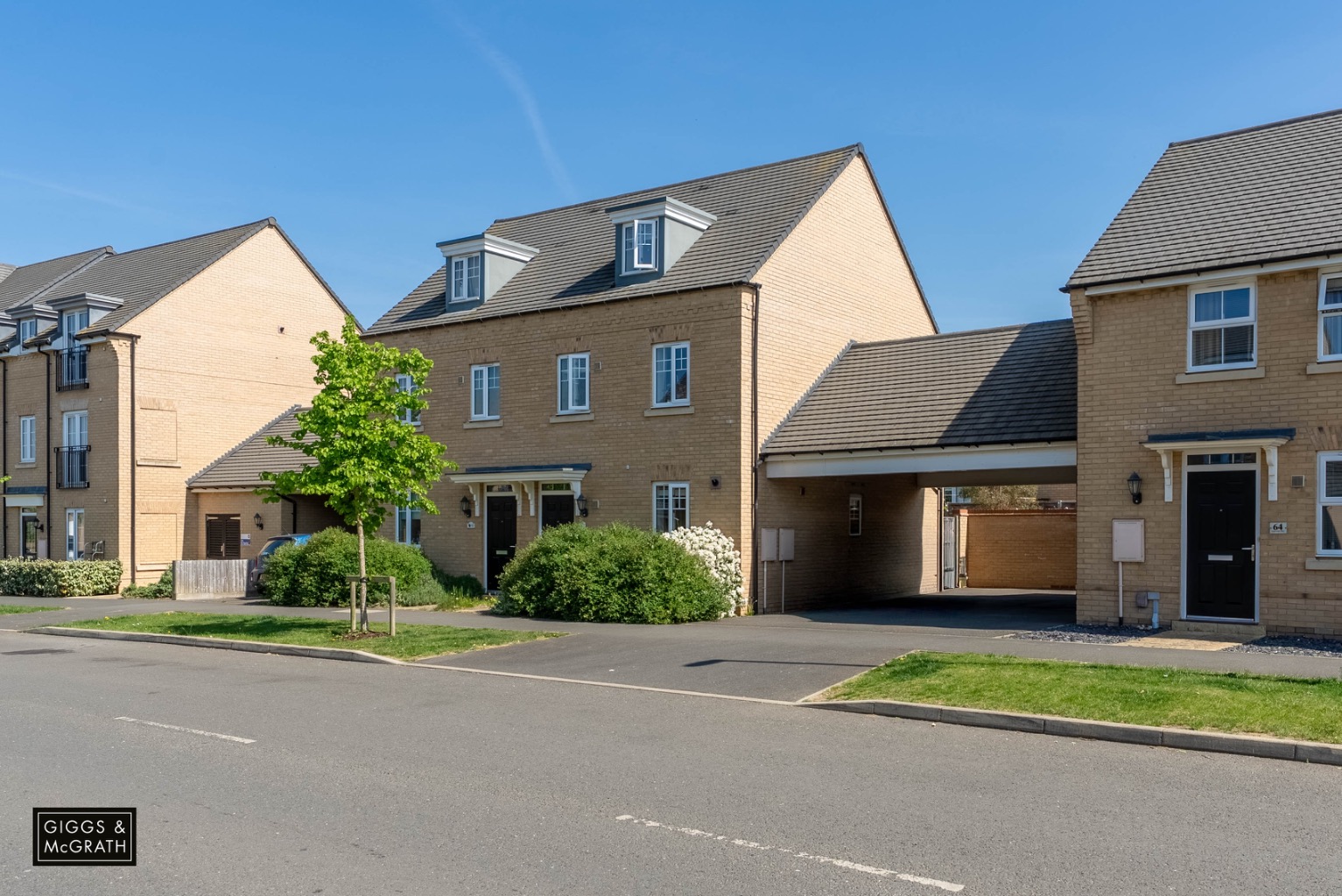 3 bed semi-detached house for sale in Gumcester Way, Huntingdon  - Property Image 1