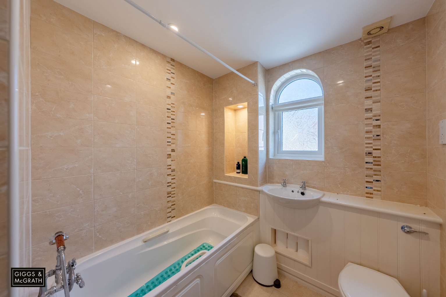 3 bed detached house for sale in Hawk Drive, Huntingdon  - Property Image 11