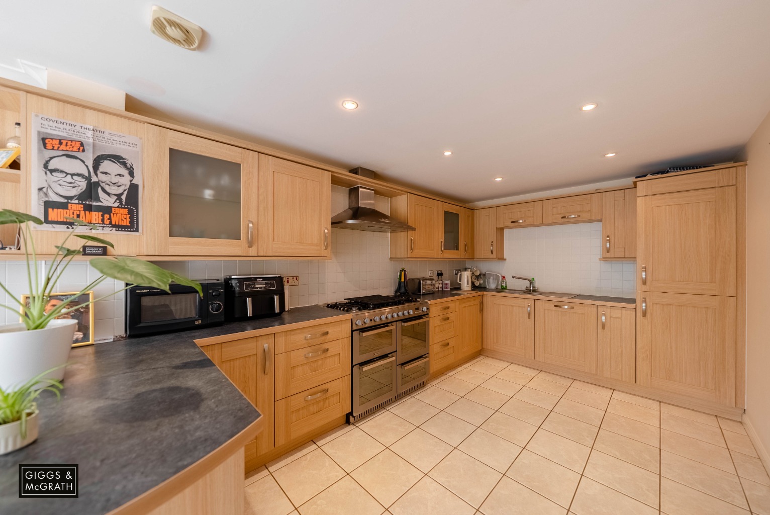 3 bed semi-detached house for sale in Lancaster Gate, Cambridge  - Property Image 5