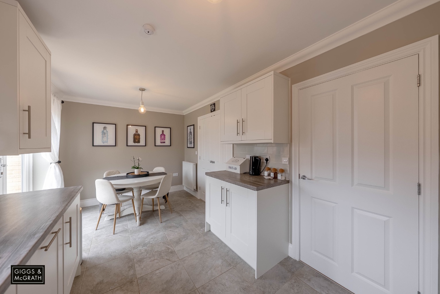 3 bed semi-detached house for sale in Eppeworth Drive, Huntingdon  - Property Image 8