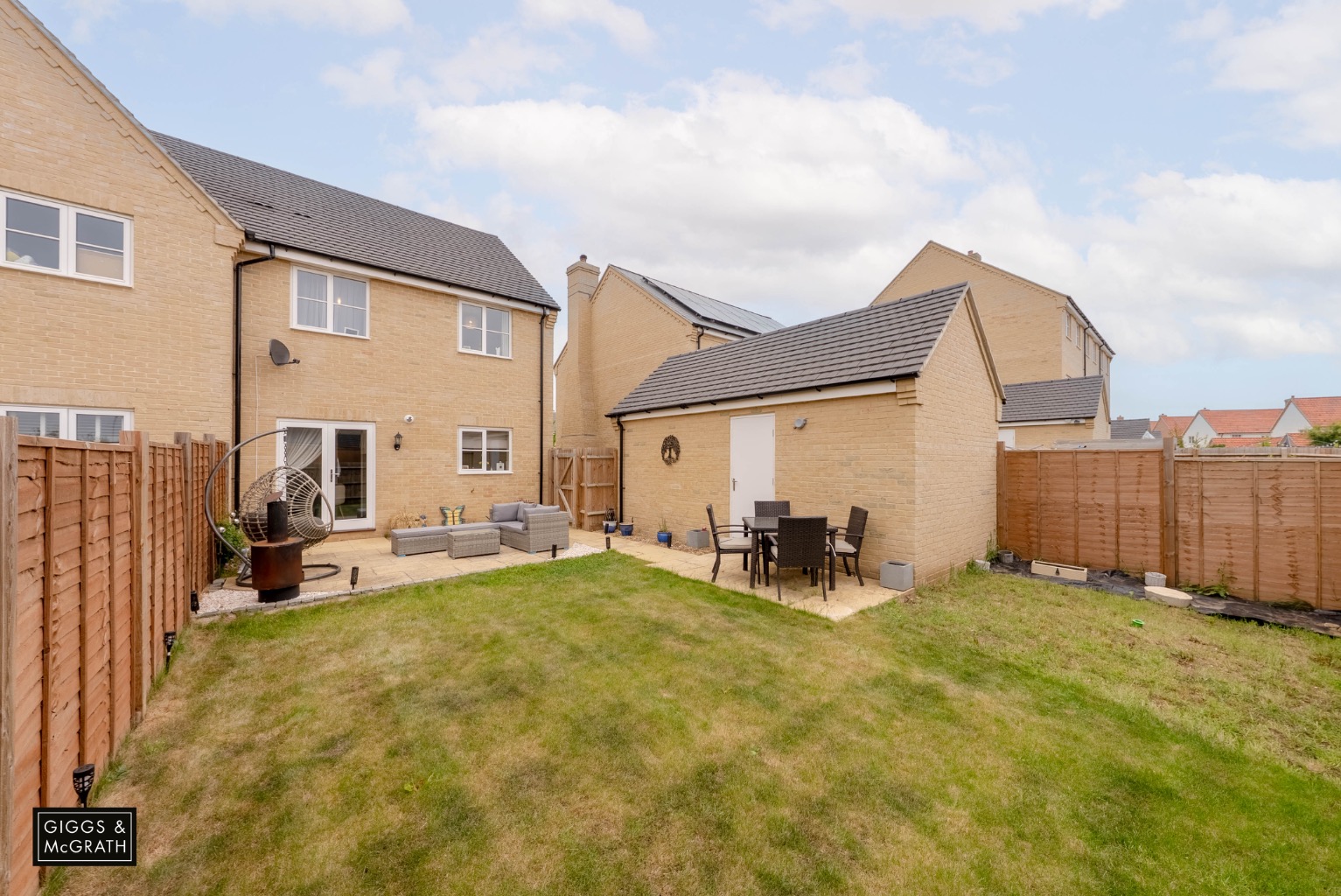 3 bed semi-detached house for sale in Eppeworth Drive, Huntingdon  - Property Image 4
