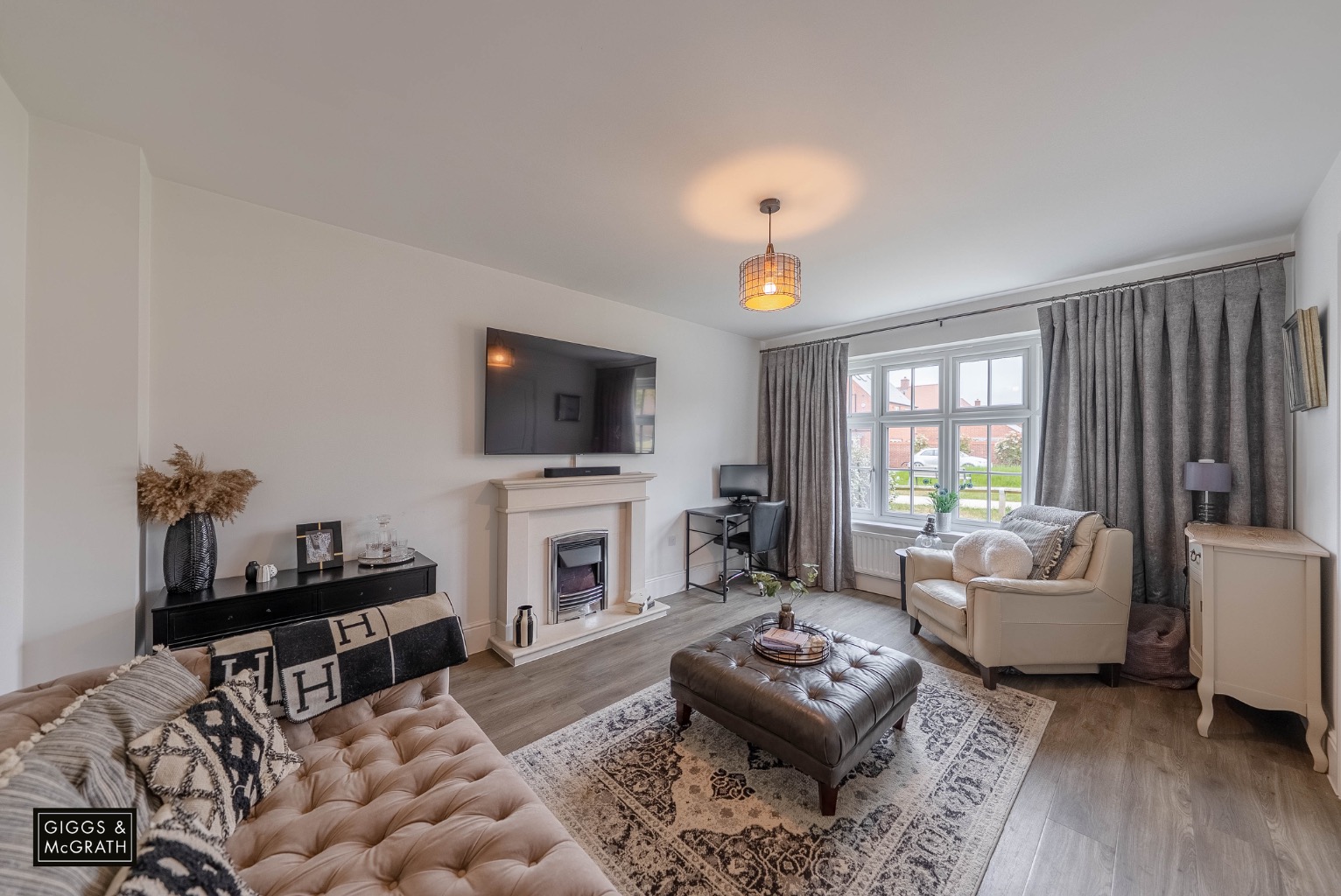 4 bed detached house for sale in Tiptoff Close, Huntingdon  - Property Image 3
