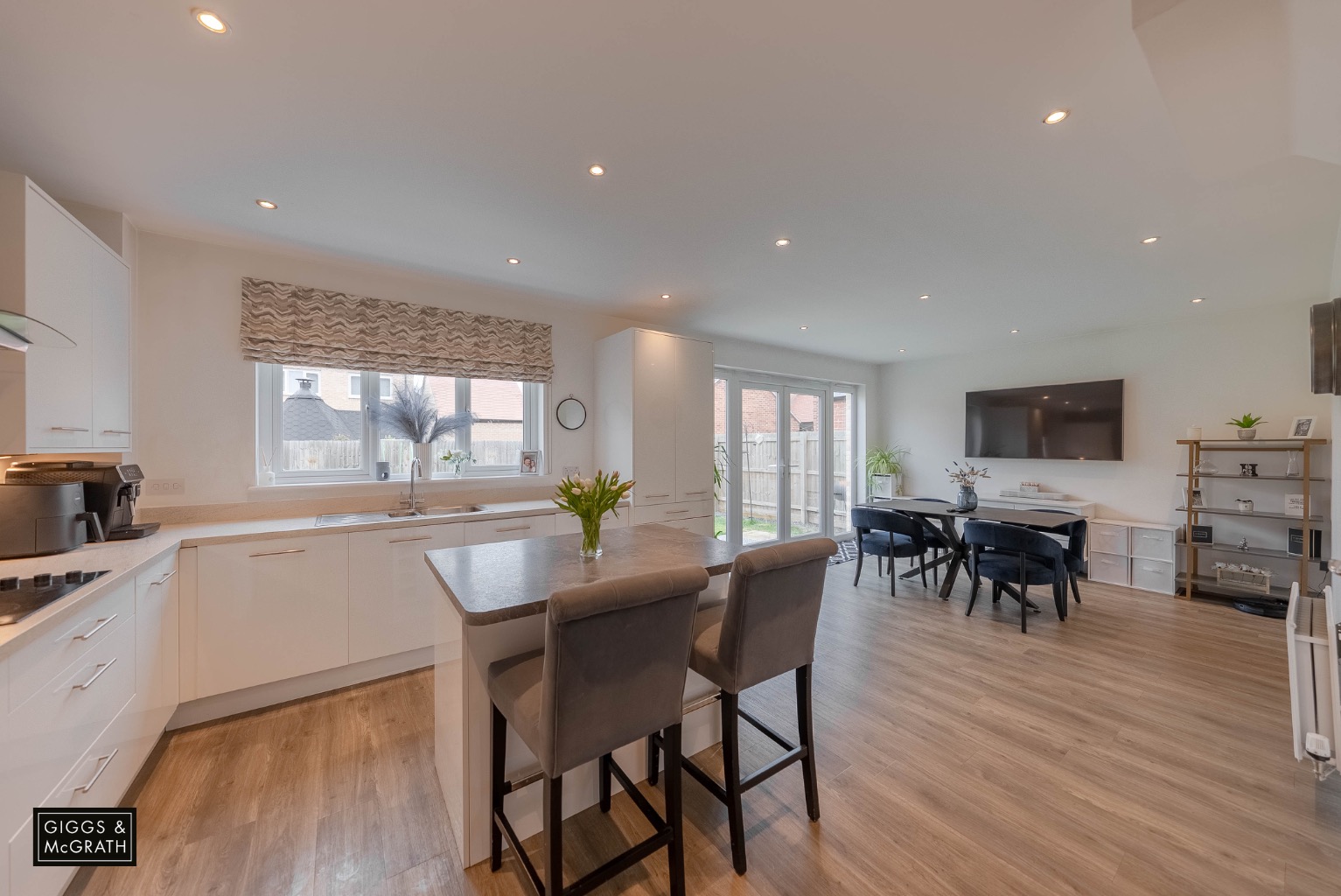 4 bed detached house for sale in Tiptoff Close, Huntingdon  - Property Image 2
