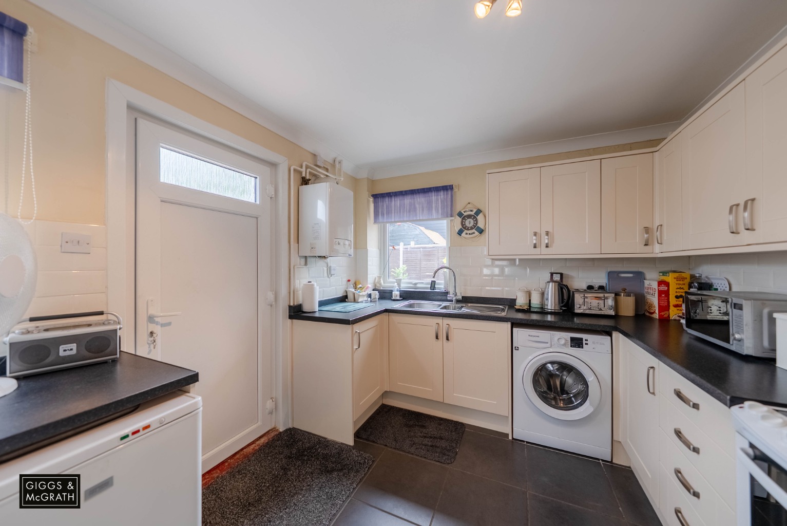 2 bed semi-detached house for sale in Bridge End, Huntingdon 4